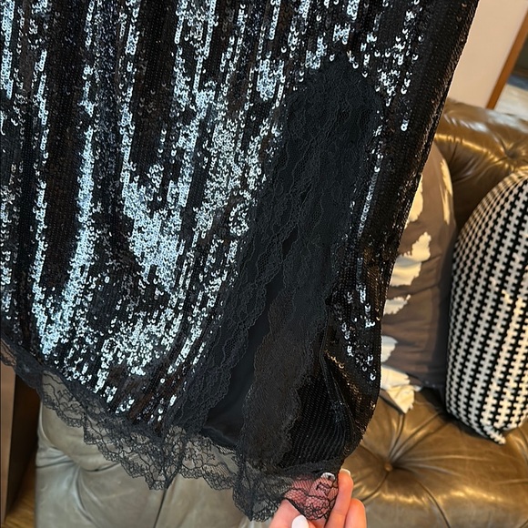 Elegant Black Sequin Skirt - Picture 2 of 8